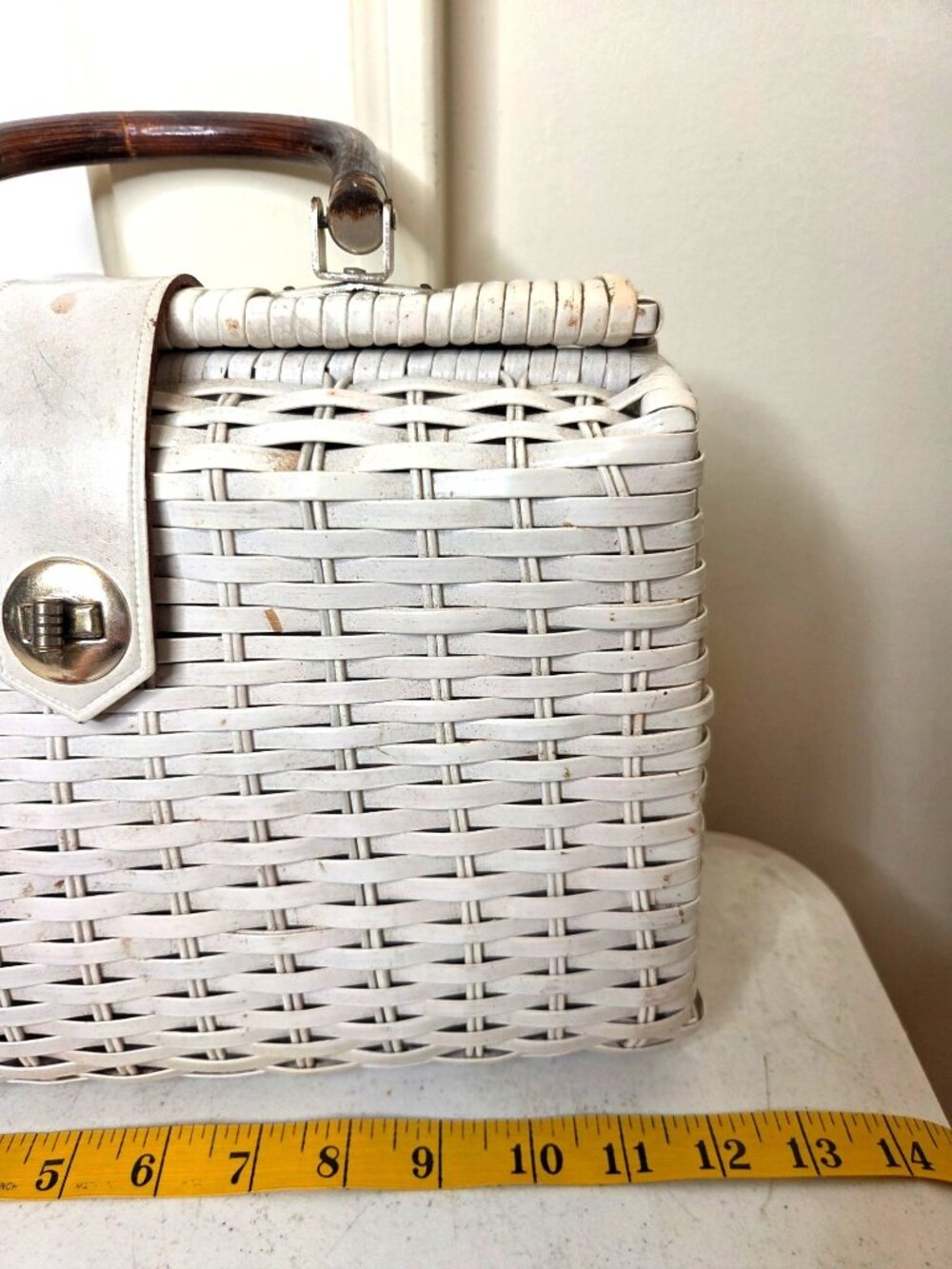 VTG orig Handmade White wicker Woven Handbag 1950s Bamboo Handle RETRO classic - Picture 3 of 9